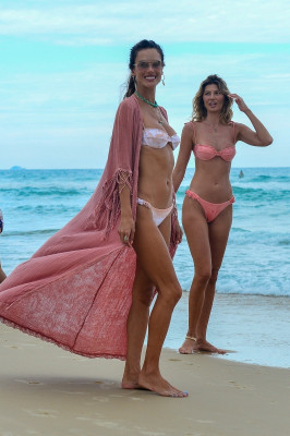 Alessandra Ambrosio is seen in Florianópolis, Brazil | 08.01.2021