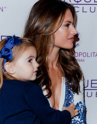Alessandra Ambrosio pic #431325