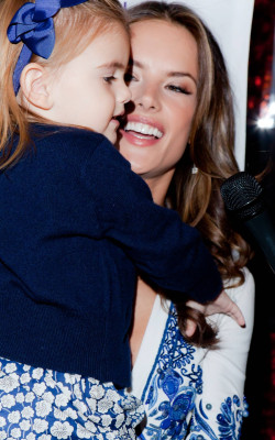 Alessandra Ambrosio pic #384694