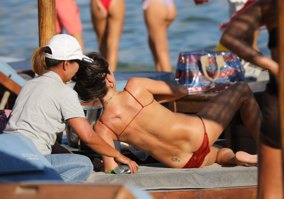 Alessandra Ambrosio pic #1198351
