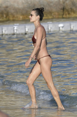 Alessandra Ambrosio pic #1198448