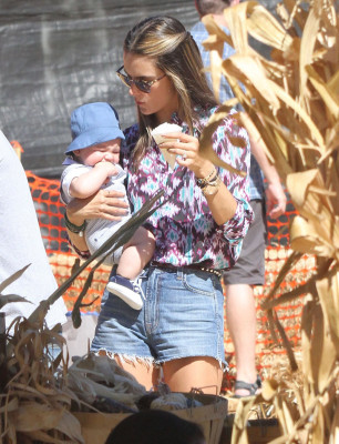 Alessandra Ambrosio pic #572586