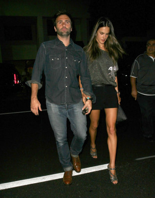 Alessandra Ambrosio pic #554777