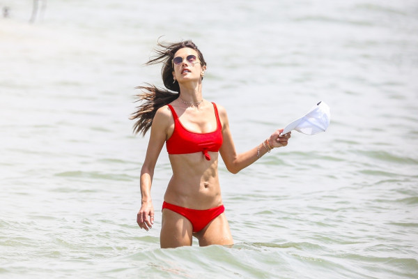 Alessandra Ambrosio pic #1023439