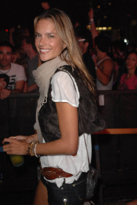 Alessandra Ambrosio pic #190262
