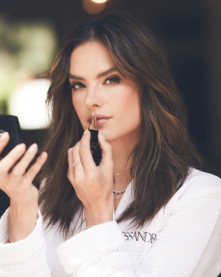 Alessandra Ambrosio pic #977812