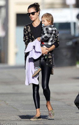 Alessandra Ambrosio pic #788049