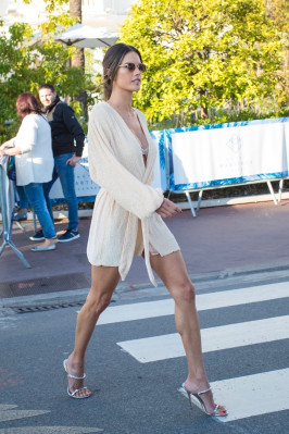 Alessandra Ambrosio pic #1174726