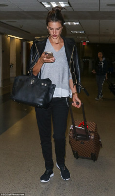 Alessandra Ambrosio pic #840016