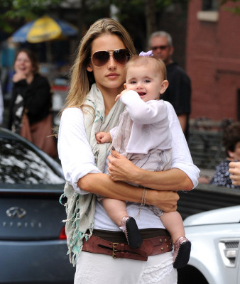 Alessandra Ambrosio pic #400851