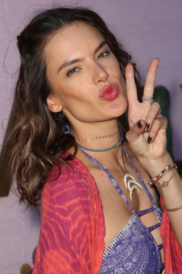 Alessandra Ambrosio pic #881348