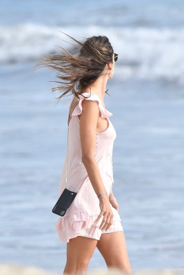 Alessandra Ambrosio – Fishing On The Beach In Santa Monica  Alessandra Ambrosio 