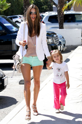 Alessandra Ambrosio pic #737635