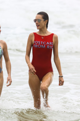 Alessandra Ambrosio pic #1026290