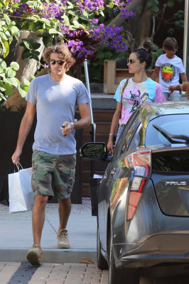 Alessandra Ambrosio – Shopping In Malibu