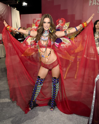 Alessandra Ambrosio pic #1014175