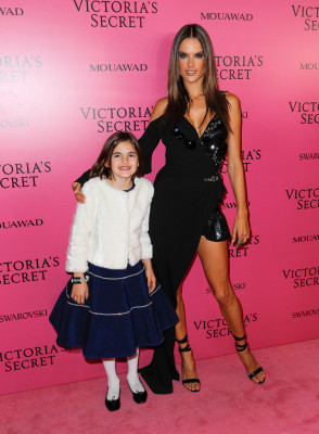 Alessandra Ambrosio pic #1014477