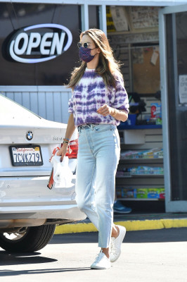 Alessandra Ambrosio - Los Angeles, 29.10.2020
