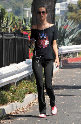 Alessandra Ambrosio pic #624476