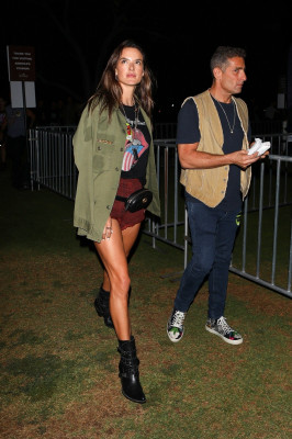 Alessandra Ambrosio – Rolling Stones Concert in Pasadena 08/22/2019