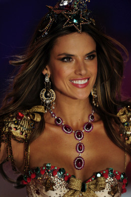 Alessandra Ambrosio pic #580910