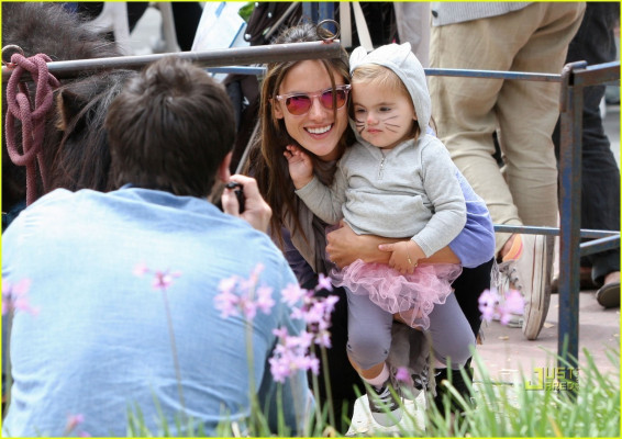 Alessandra Ambrosio pic #256292