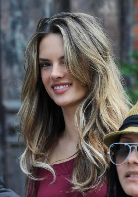 Alessandra Ambrosio pic #330535