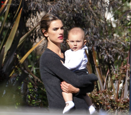 Alessandra Ambrosio pic #599812