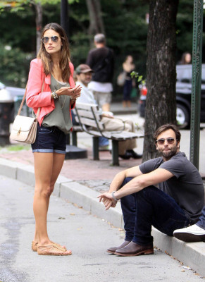 Alessandra Ambrosio pic #460473