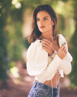 Alessandra Ambrosio pic #1072737
