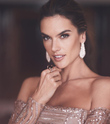 Alessandra Ambrosio pic #1072741