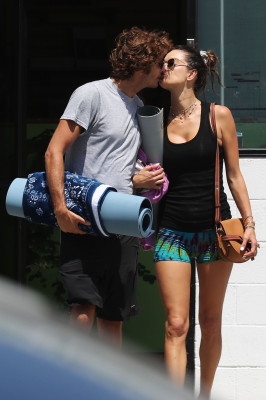 Alessandra Ambrosio pic #1211183