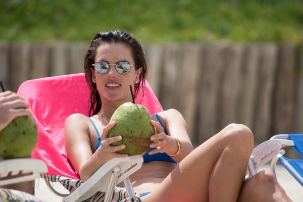 Alessandra Ambrosio pic #1129381