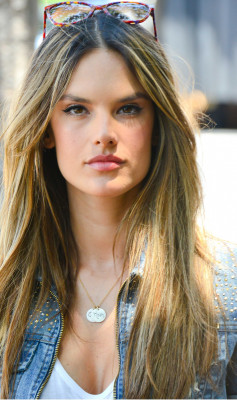 Alessandra Ambrosio pic #525197