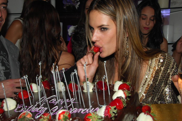 Alessandra Ambrosio pic #600345