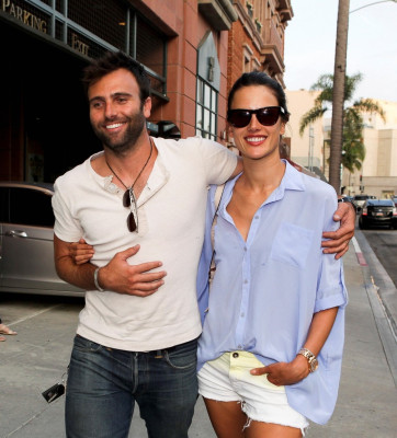 Alessandra Ambrosio pic #544554