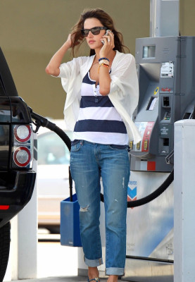 Alessandra Ambrosio pic #526577