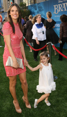Alessandra Ambrosio pic #525193