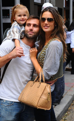 Alessandra Ambrosio pic #438754