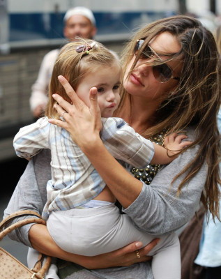 Alessandra Ambrosio pic #438753