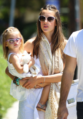 Alessandra Ambrosio pic #482557