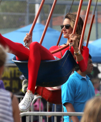 Alessandra Ambrosio pic #675808
