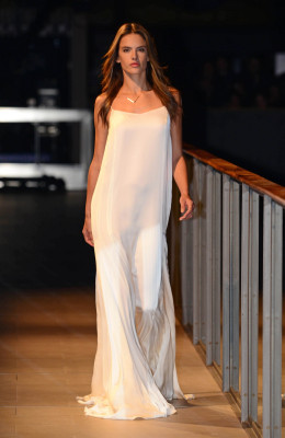 Alessandra Ambrosio pic #697693