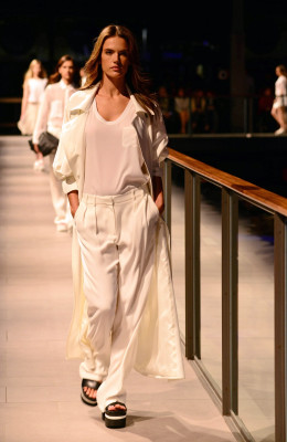 Alessandra Ambrosio pic #697692