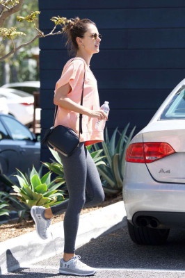 Alessandra Ambrosio pic #1061463