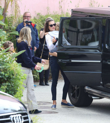 Alessandra Ambrosio pic #874290