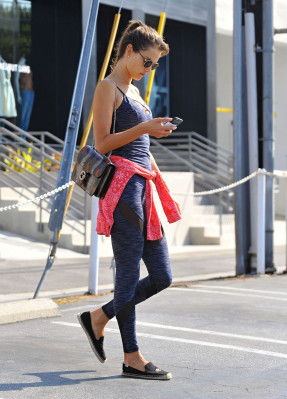 Alessandra Ambrosio pic #907742