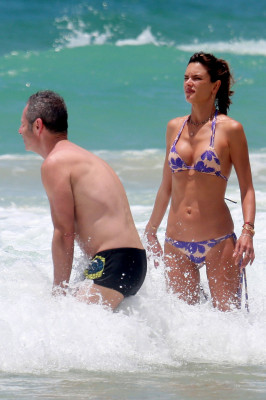 Alessandra Ambrosio pic #934473