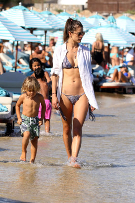 Alessandra Ambrosio pic #898200