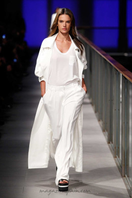 Alessandra Ambrosio pic #697688